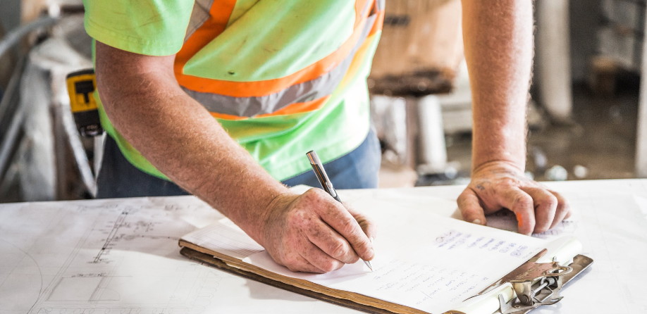 What is a Contracts Manager in construction select recruitment specialists